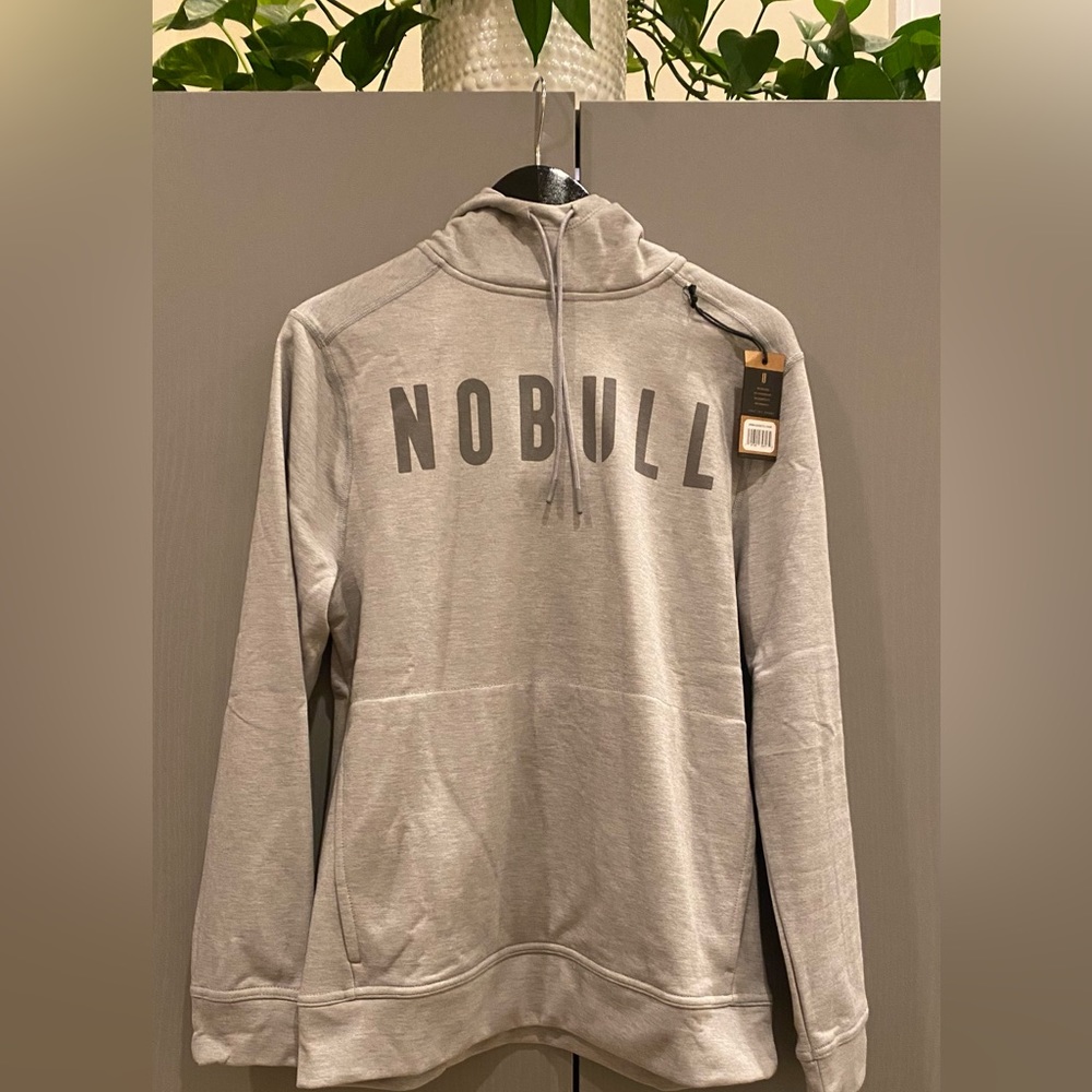 New with tags men’s NOBULL hoodie medium